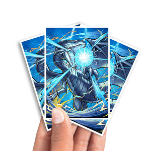 Protect and enhance your cards with our clean and crisp white border card sleeves. Featuring a minimalist design that complements any artwork, these sleeves offer a bright, timeless look. From LDB Duel. Printed with our exclusive 3 Blue Eyes White Dragon design for a fresh and premium finish. Legendary-Blue-Eyes-yugioh-mtg-pokemon-card-protection-standard-japanese-dragon-shield-LDB-Duel-white