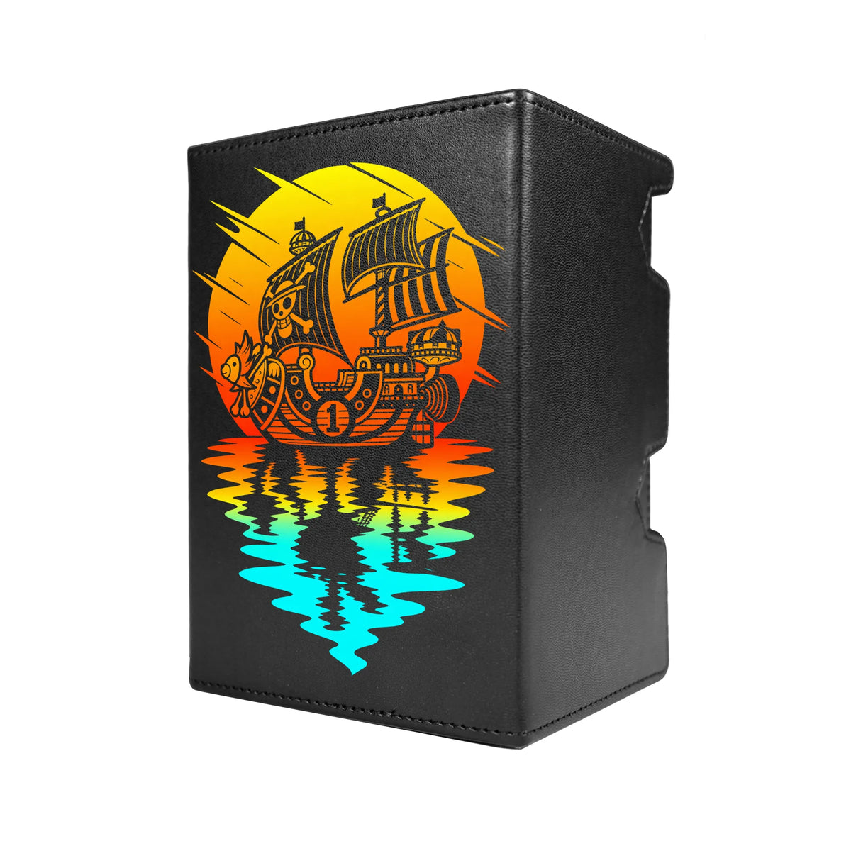 Here's another quality black deck box from LDB Duel featuring our exclusive Thousand Sunny art. Fits all types of trading card games, including Pokémon, Yu-Gi-Oh! and Magic The Gathering. The perfect card holder for the TCG player safely holds up to 100 double-sleeved cards. EVEN in extra thick sleeves. Comes with a pull-out dice tray. Luffy-onepie-tcg-accessories-card-storage-LDB-Duel