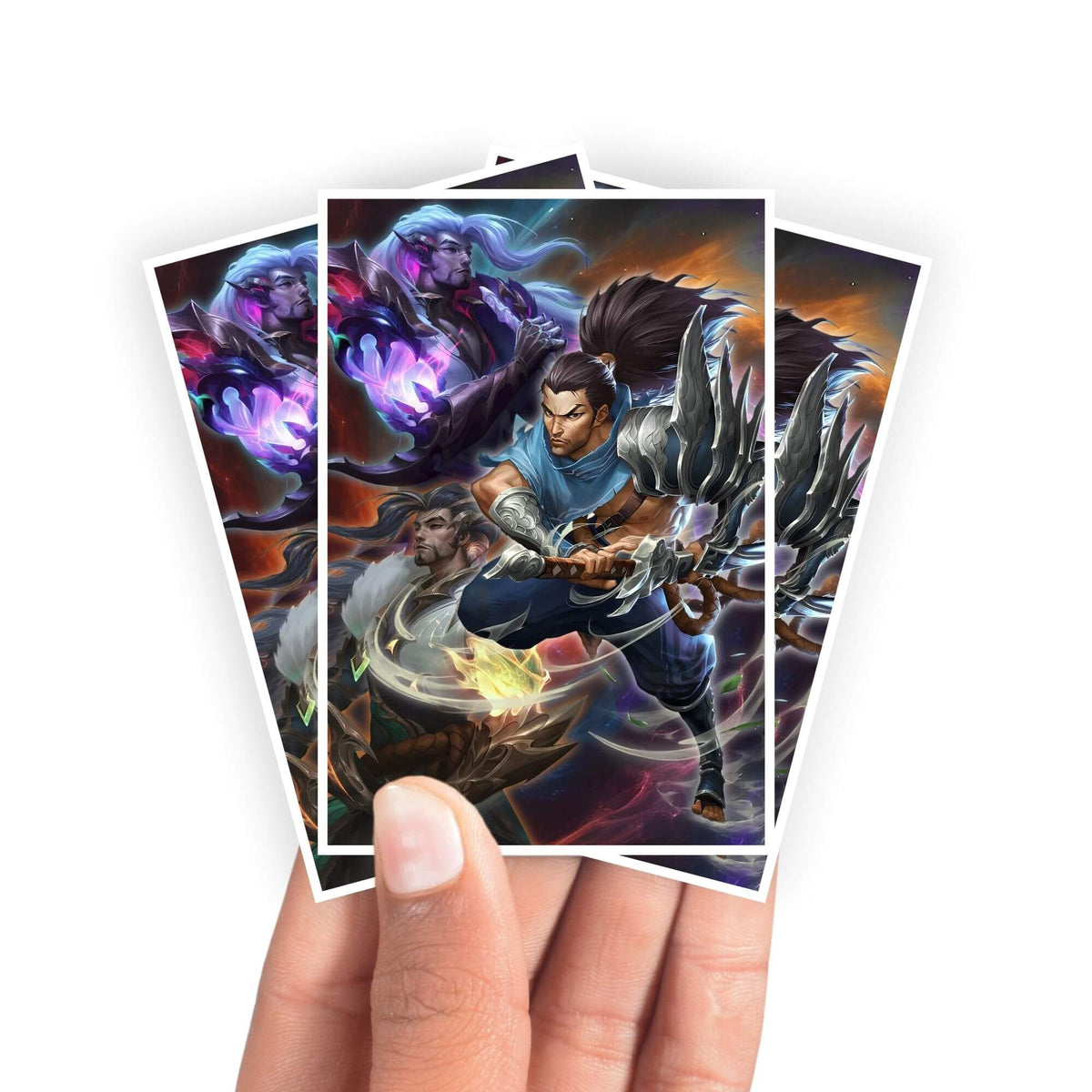 Protect and enhance your cards with our clean and crisp white border card sleeves. Featuring a minimalist design that complements any artwork, these sleeves offer a bright, timeless look. From LDB Duel. Printed with our exclusive Yasuo | League of Legends design for a fresh and premium finish. Assassin-anime-yugioh-mtg-pokemon-card-protection-standard-japanese-dragon-shield-LDB-Duel-white
