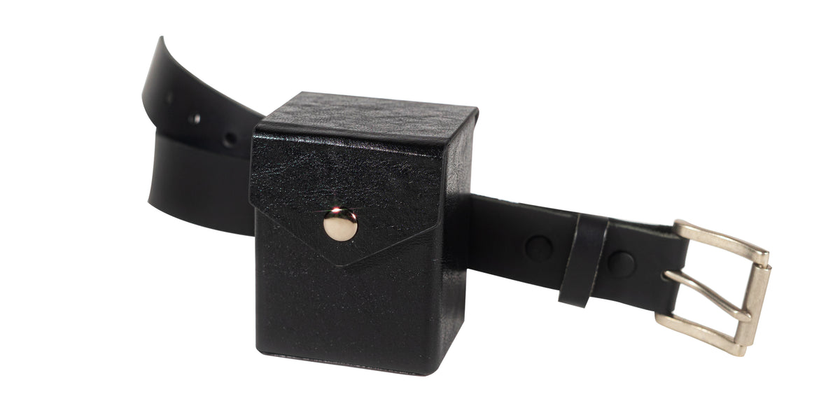 Black deck box fits a belt. From LDB Duel.
